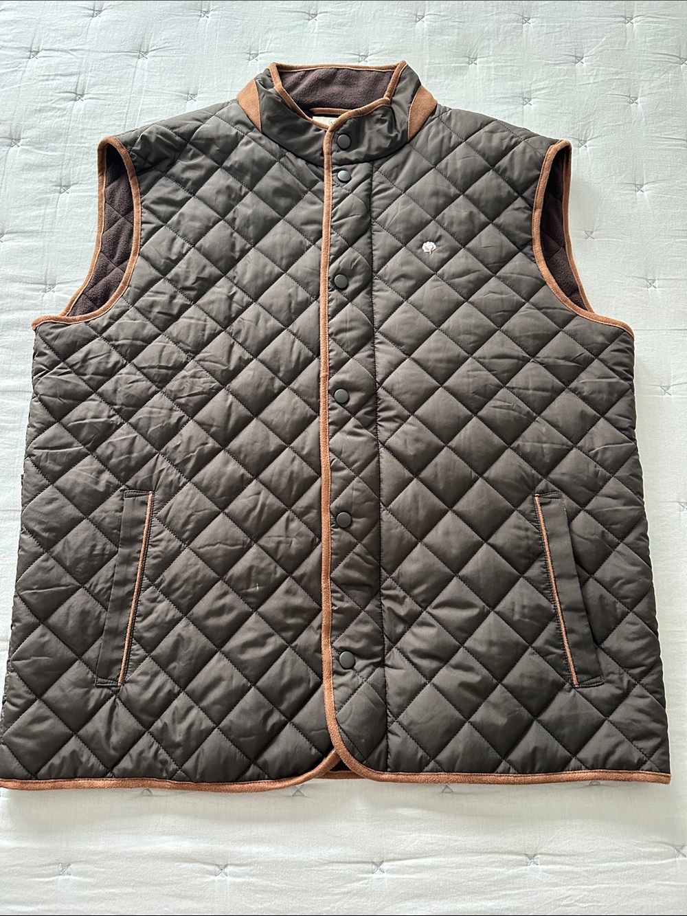 Men’s Cotton Brothers Quilted Brown Sleeveless Vest with Contrast Trim